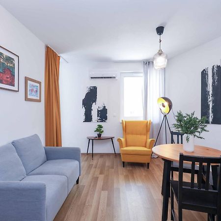 Apartamento Adamick Place In City Centre With Free Parking Bratislava Exterior foto